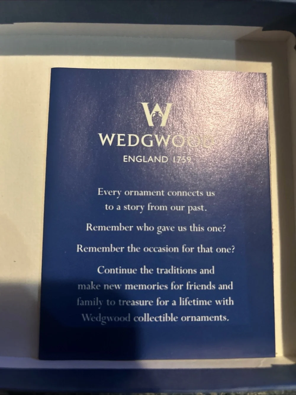 Wedgwood England Christmas Ornament Wreath 1999 Annual Silver Blue & Berry New